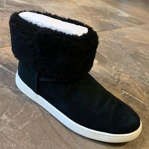 NIB UGG Black Fold Over Bootie Sneaker Size 10